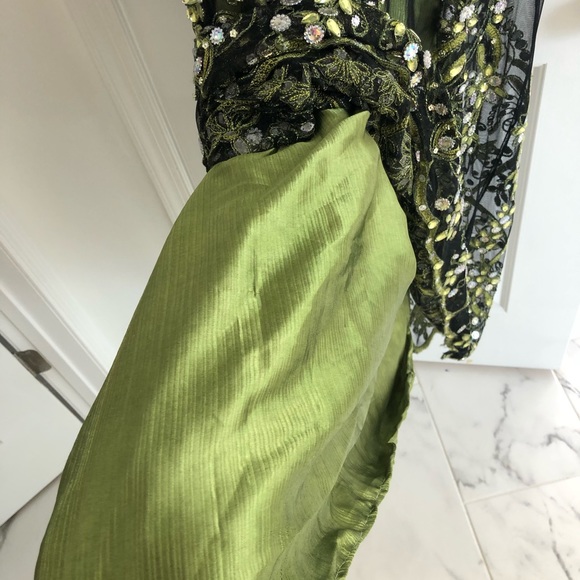 Beautiful green gem abaya - Picture 5 of 7